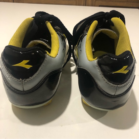 Diadora Soccer Shoes Mens size 8.5 Black, Yellow and Grey - Picture 4 of 8